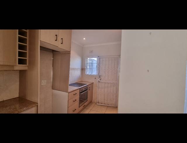 3 BEDROOM APARTMENT FOR SALE IN SOMERSET PARK